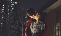 恋情爆料吻戏视频,恋情曝光！吻戏视频引发网友热议